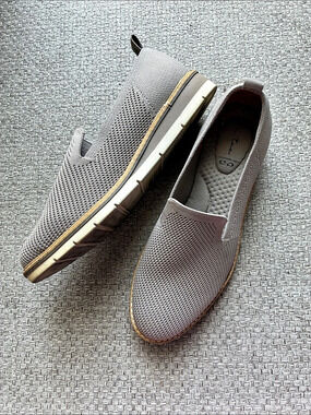 Me Too Gray Knit Slip-On Sneakers US 7